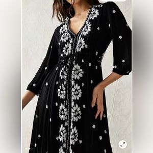 Embroidered Fable Midi Dress XS